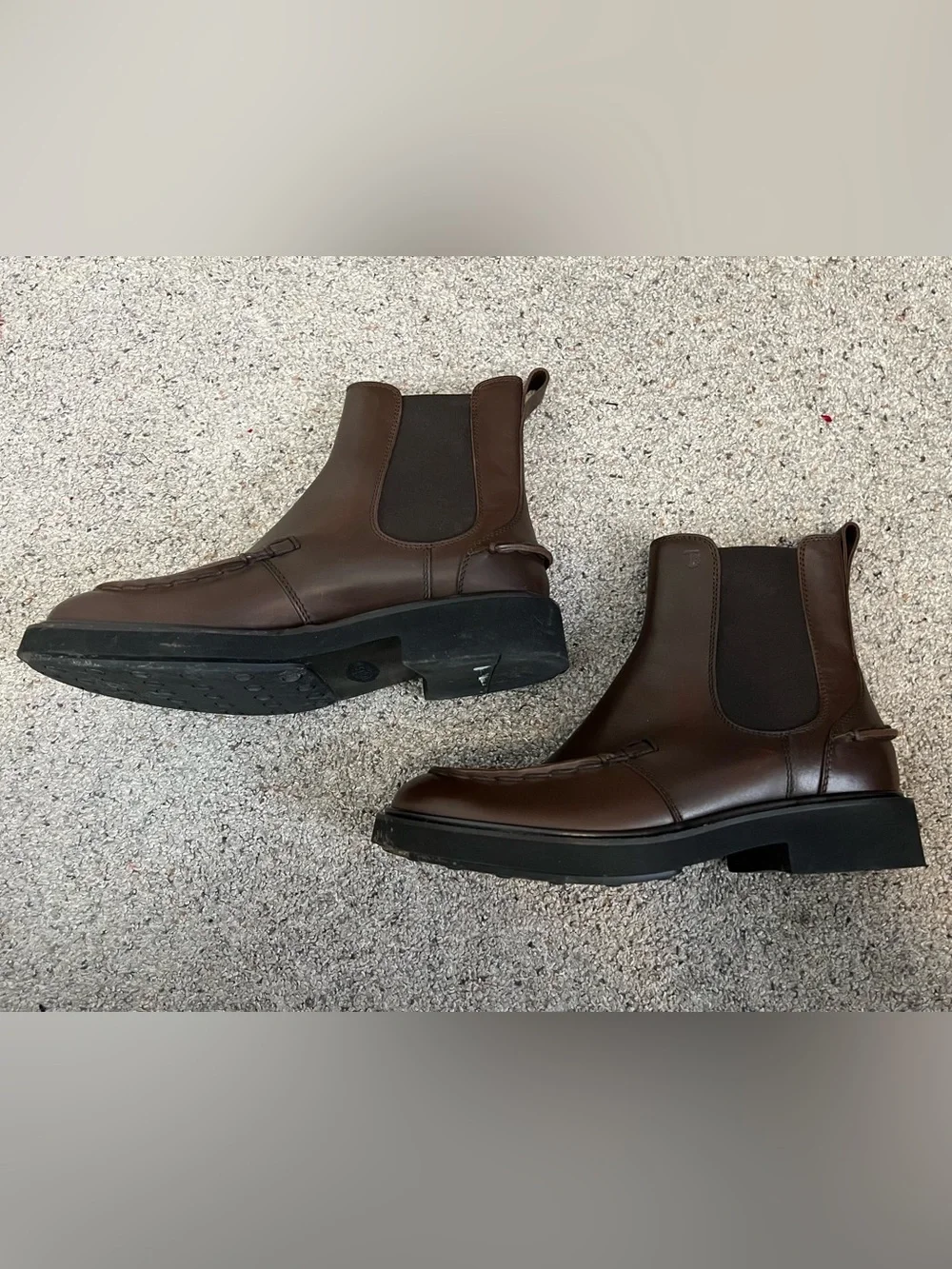 Tod’s whipstitch Chelsea boots